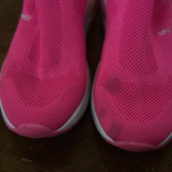 Neon pink sneakers - Picture 1 of 5